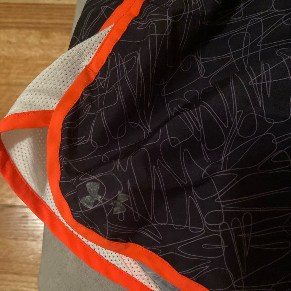 Under Armor Black Running Short - Picture 2 of 6